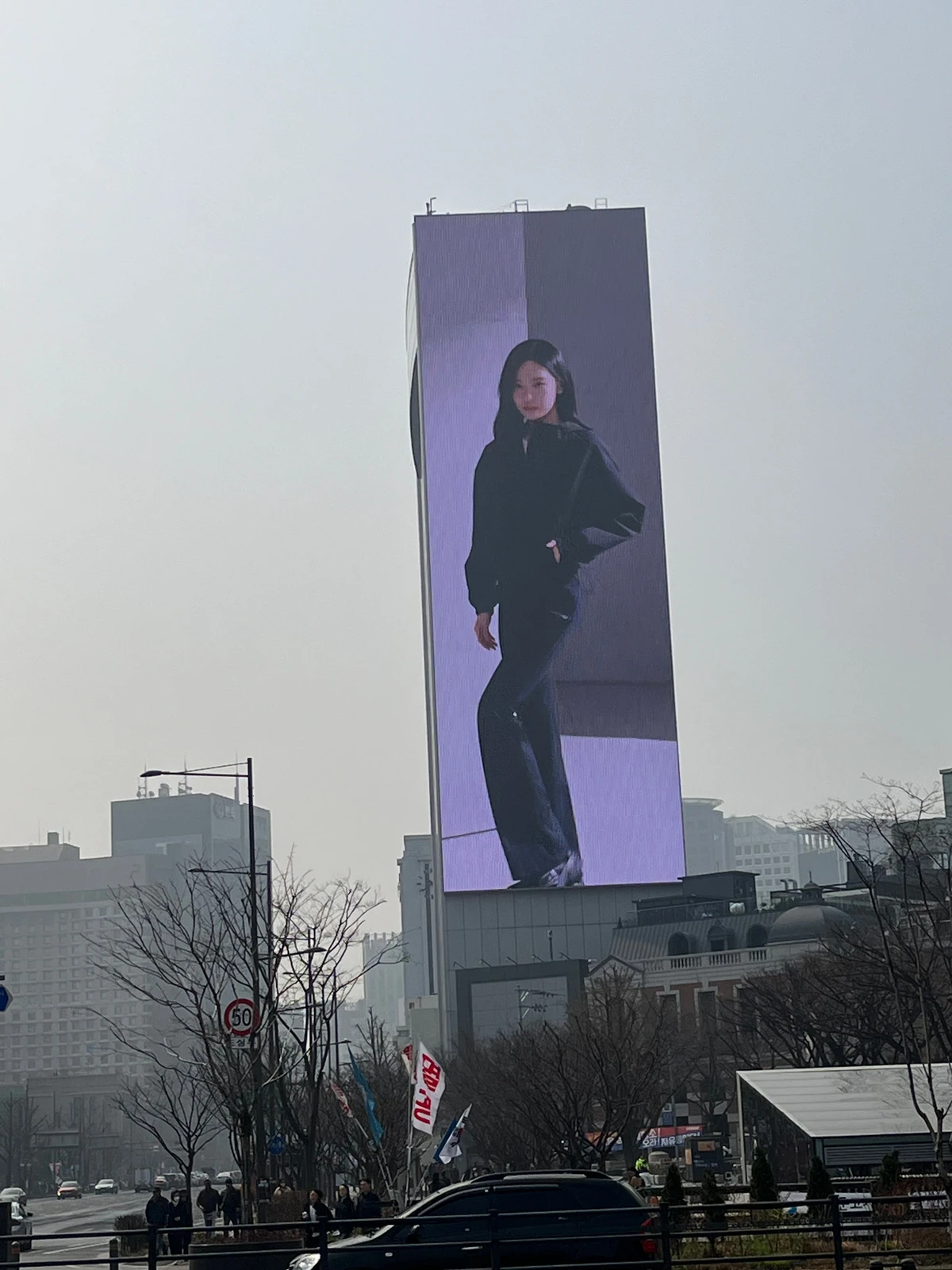디스커버리 광고 이미지
