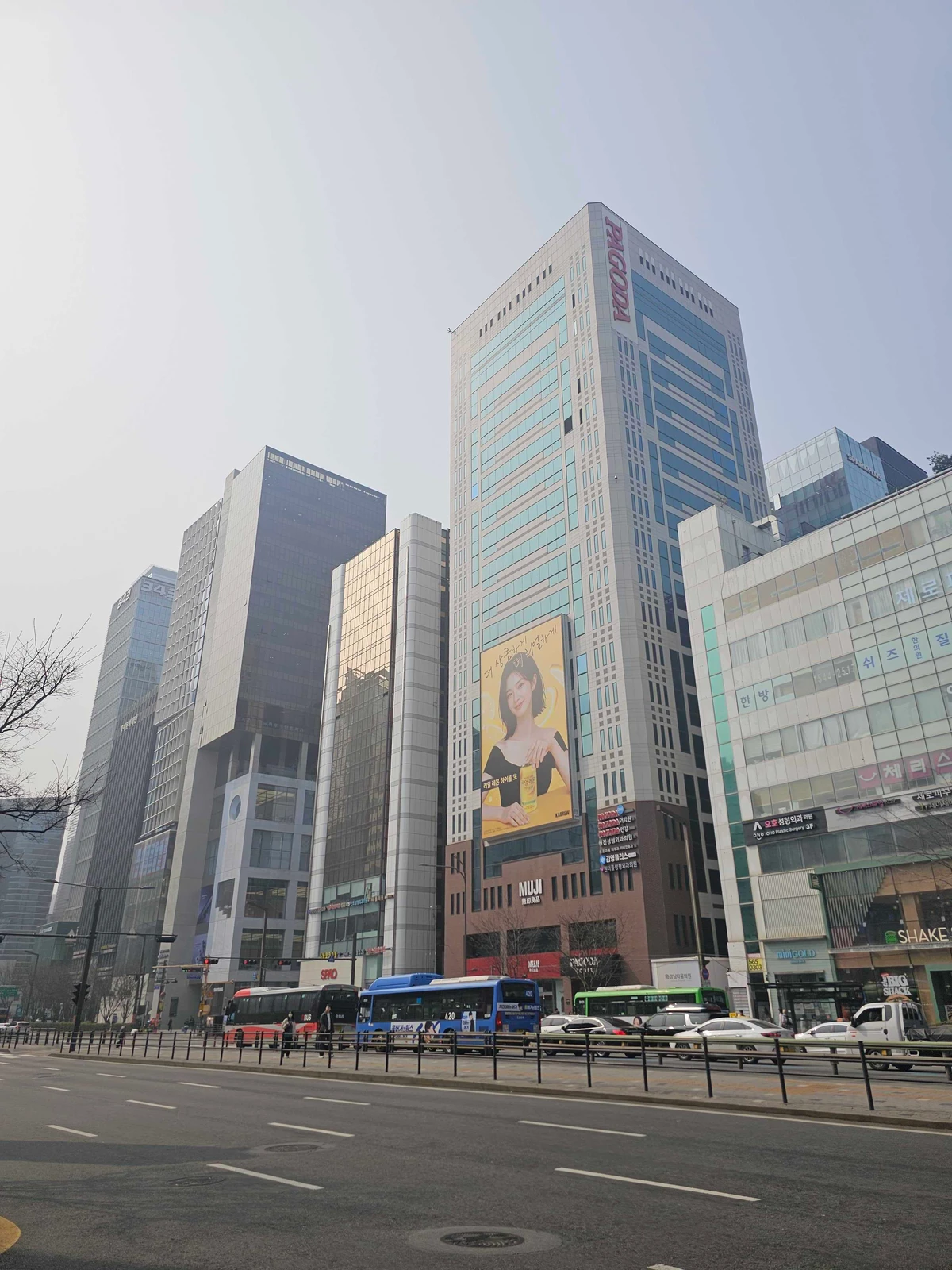 카브루 광고 이미지
