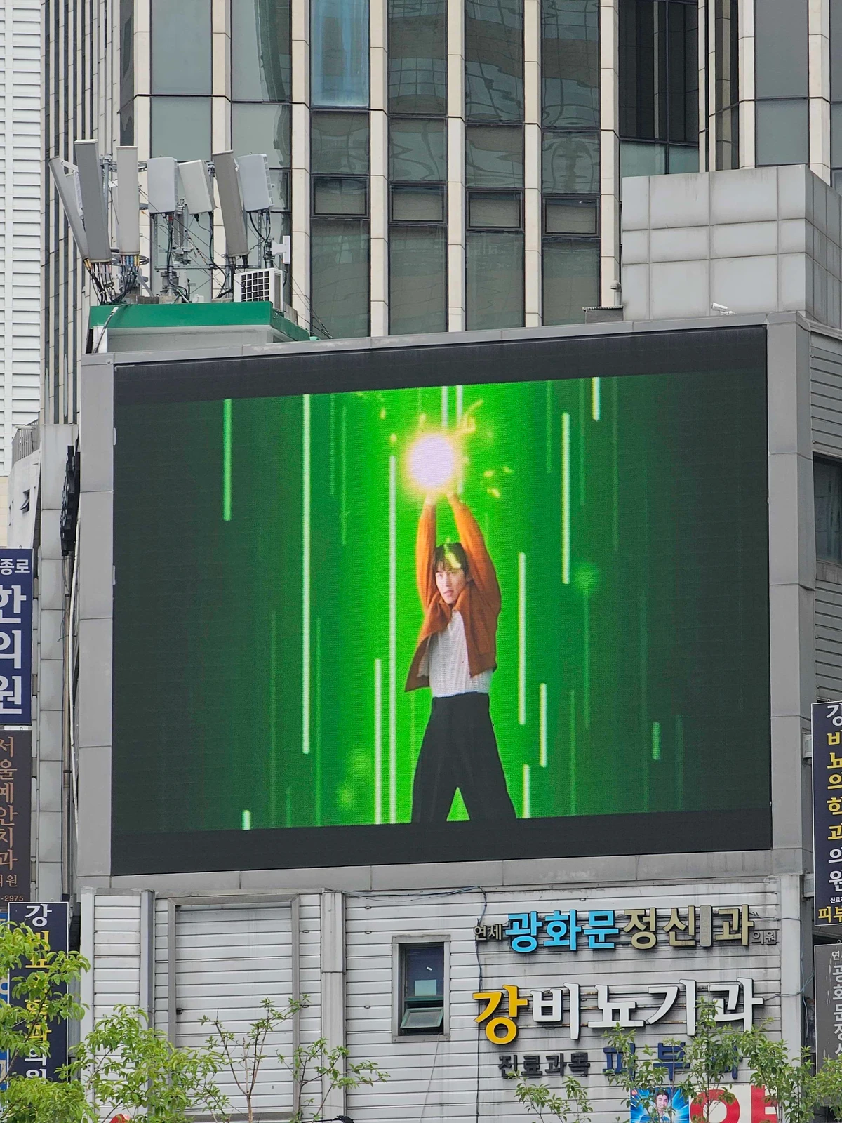SKT 광고 이미지